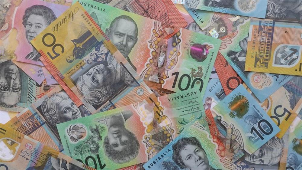 Westpac to lower stress test on some refinance applications as interest rates skyrocket